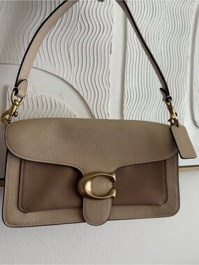 Coach colorblock tabby 26
